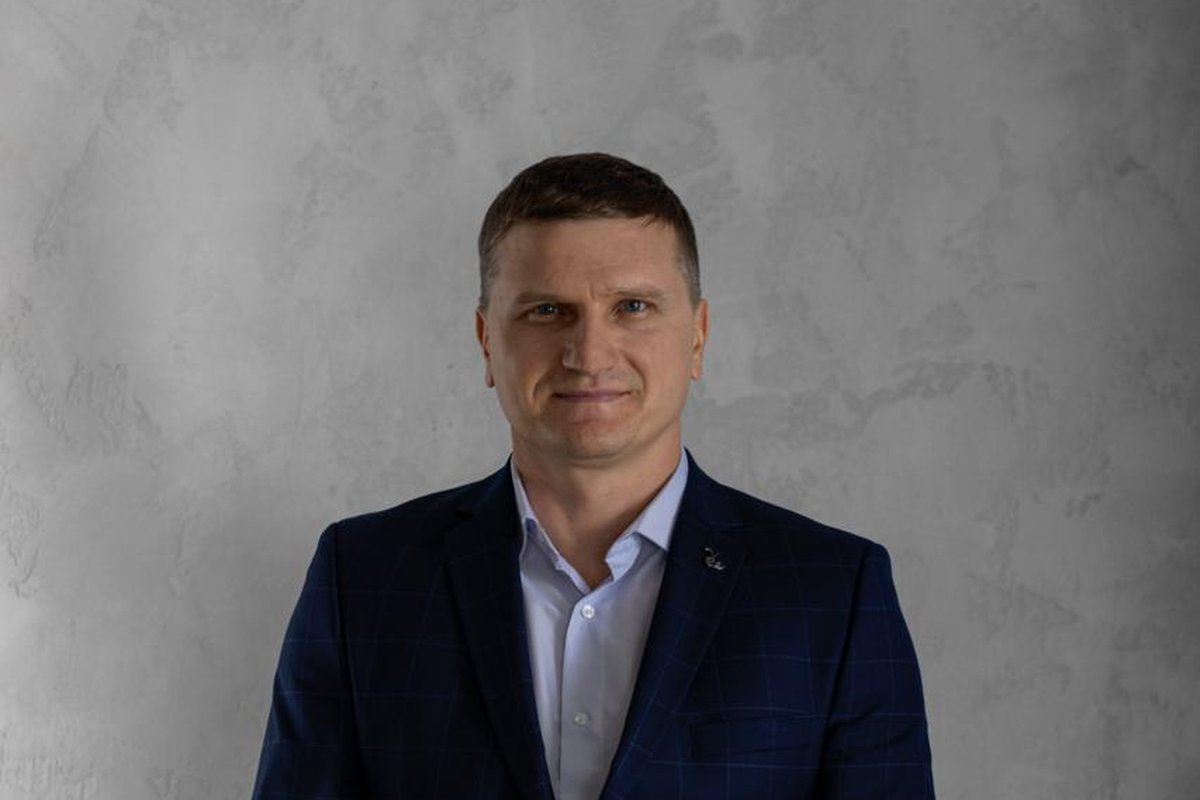 Стоматолог-хирург, имплантолог Мартынов Алексей Владимирович — приём в Алматы, клиники Геладент и IDL Dental